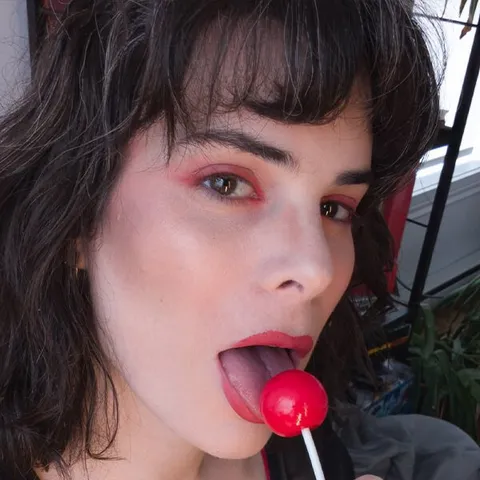 @thenoraamour