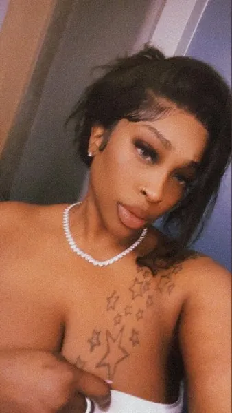 @therealevecarter