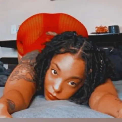@therealvixxxen