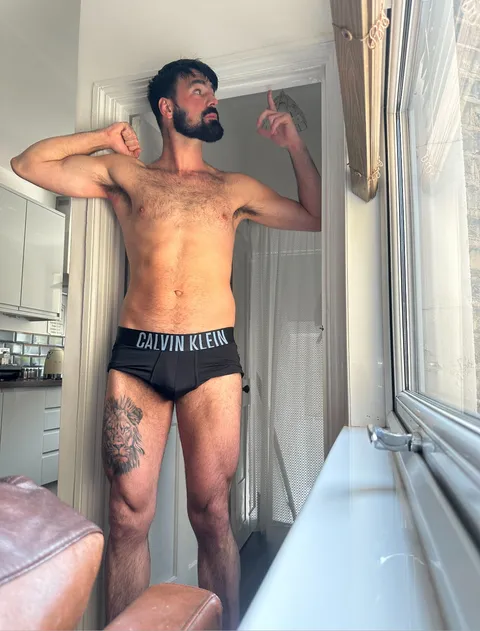 @thetallbrit