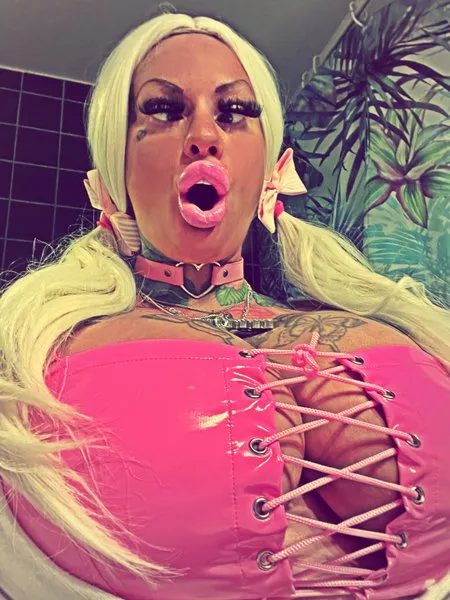 @thewigjenny