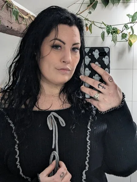 @thic-goth90