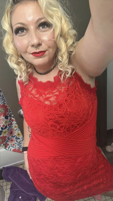 @toomuchmoliiefree