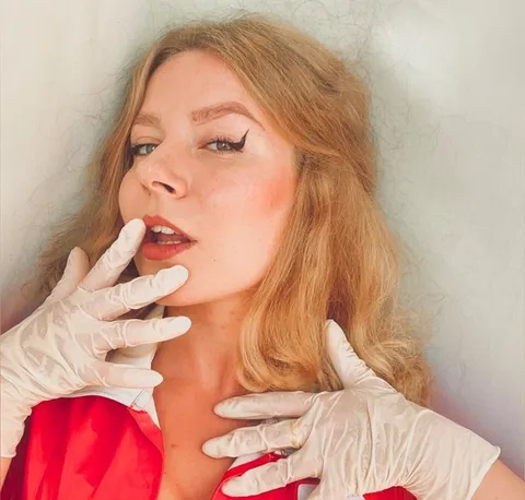 @totally_spy