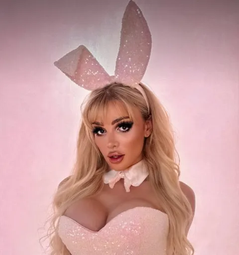 @tsangellica