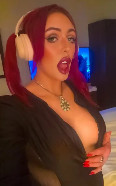 @tszoerae