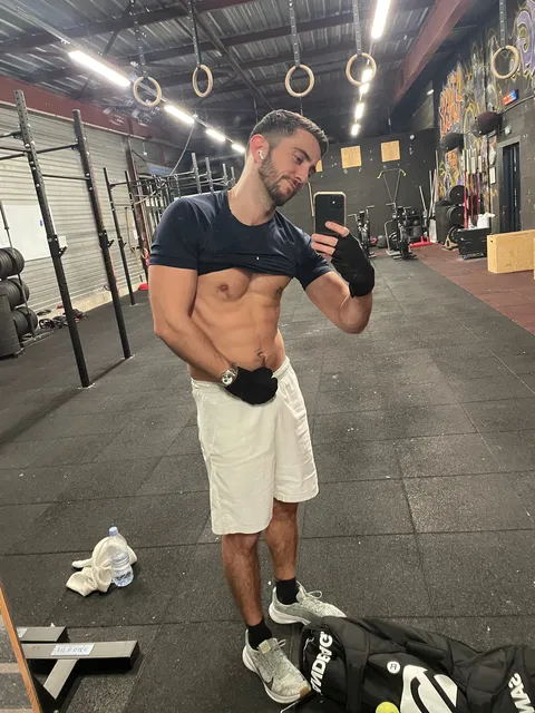 @victorperrelli