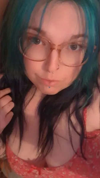 @viickyy92