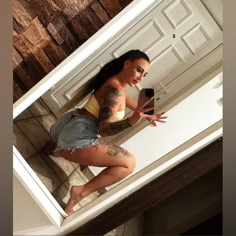 @vivikee22