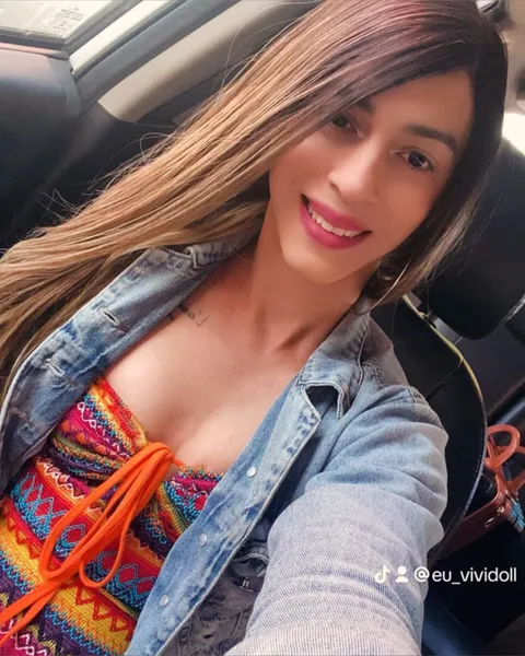 @vivisexydoll