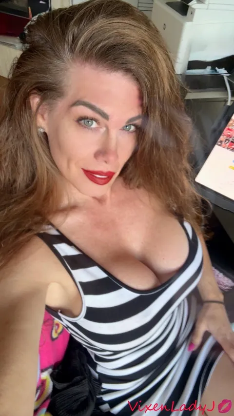 @vixenladyj