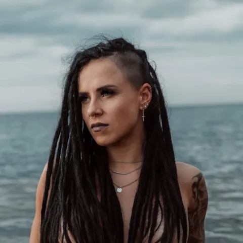 @walkingparadoxx