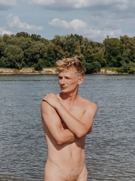 @warsaw_nudist