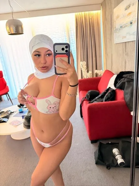 @worldofariel