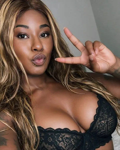 @xeinnarose