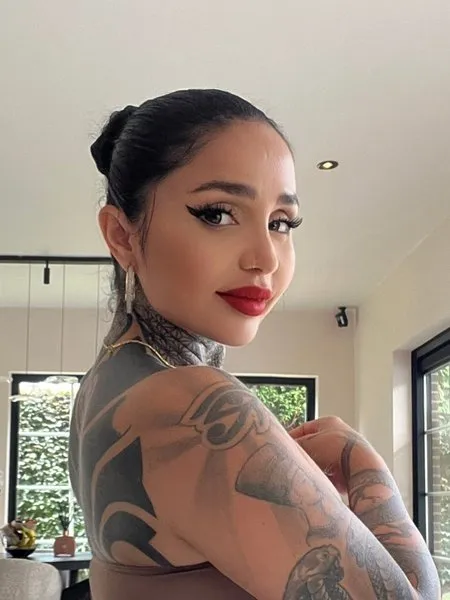 @xomisscleo