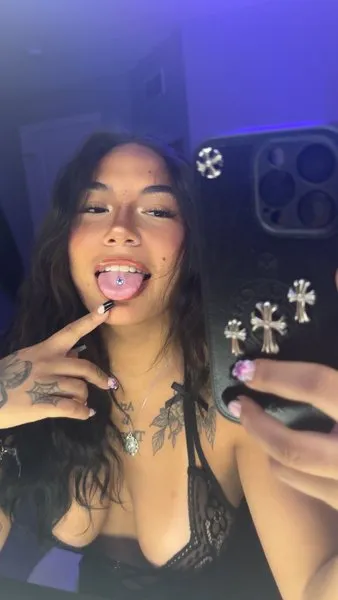 @xoxocamii