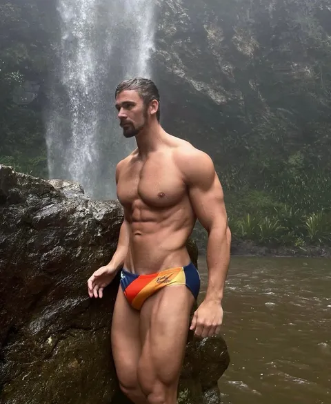 @youraussiestud