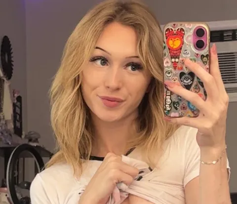 @yourfavchloe