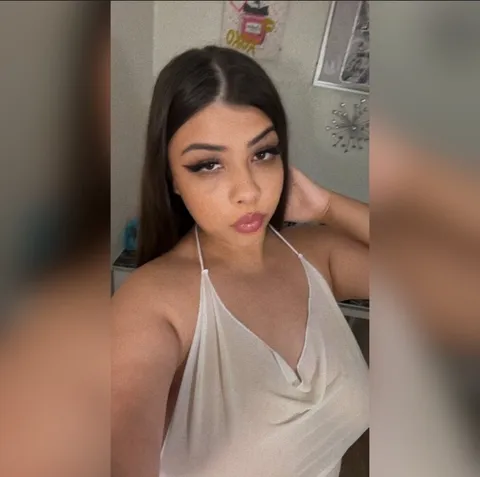 @yourfavlatinaxxx