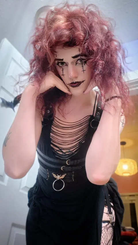 @yourmistressmaeve