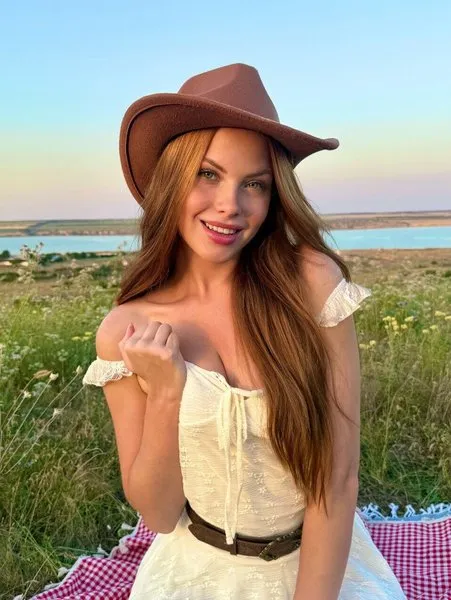 @yours_lana