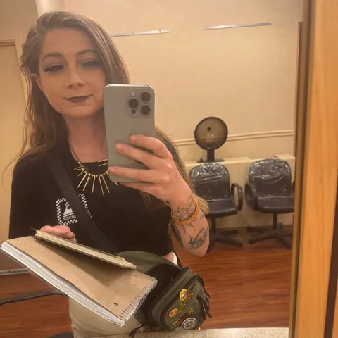 @AlexaVibez