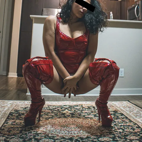 @awildNikkita