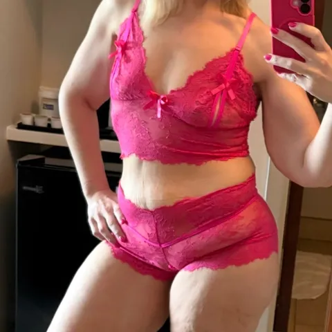 @BarbieSaysSit