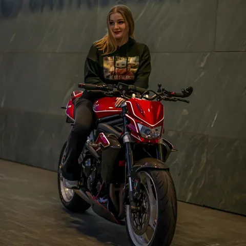 @Bikerhoney