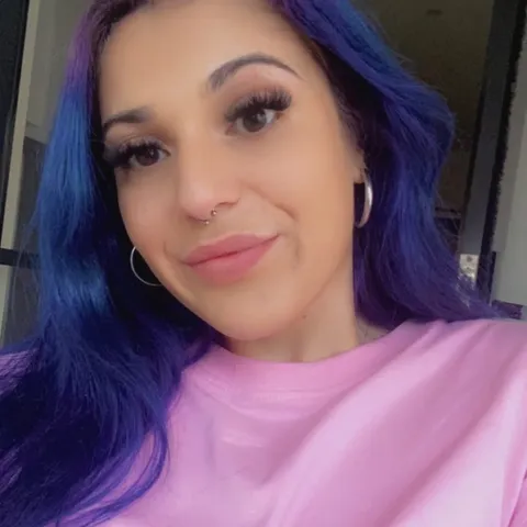 @bluehairedbeauty