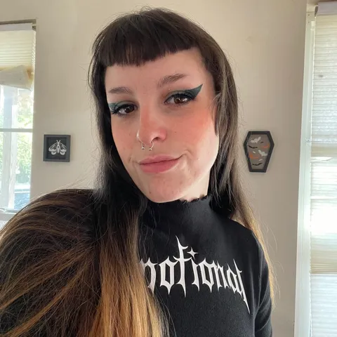 @BrattyOphelia
