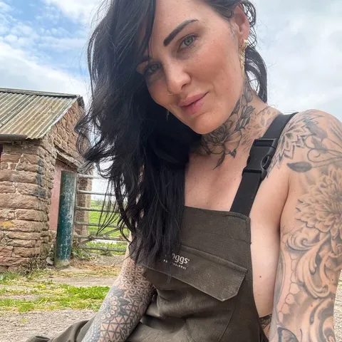 @CarmenDivine