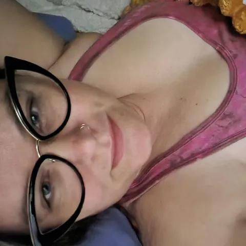 @CurvyKittyMommy