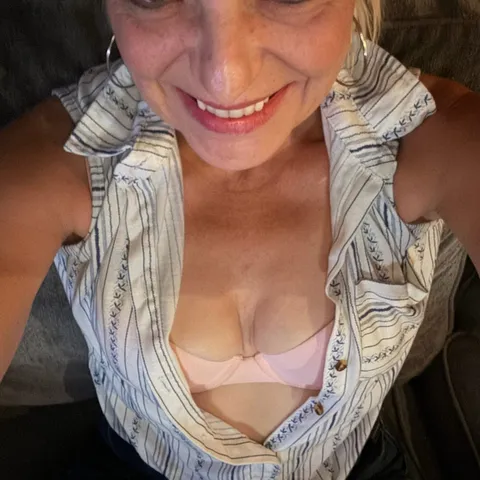 @DeweyMuffins