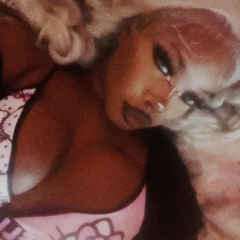 @ebonydoll