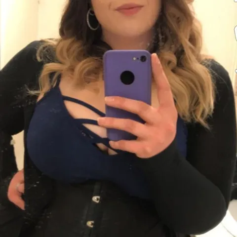@Ellaa_sunshine