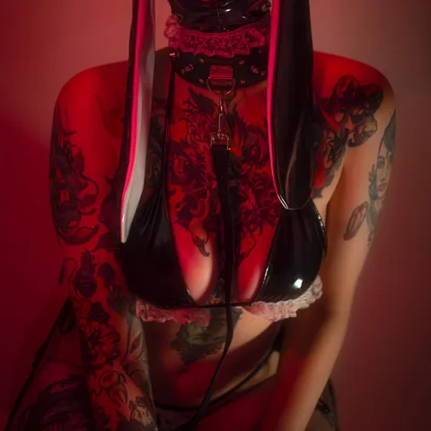 @FreakyFatale