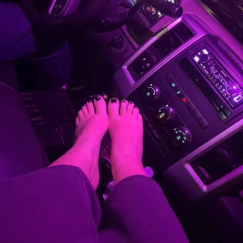 @katysfeet