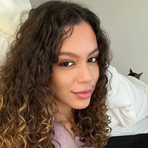 @larraoxo