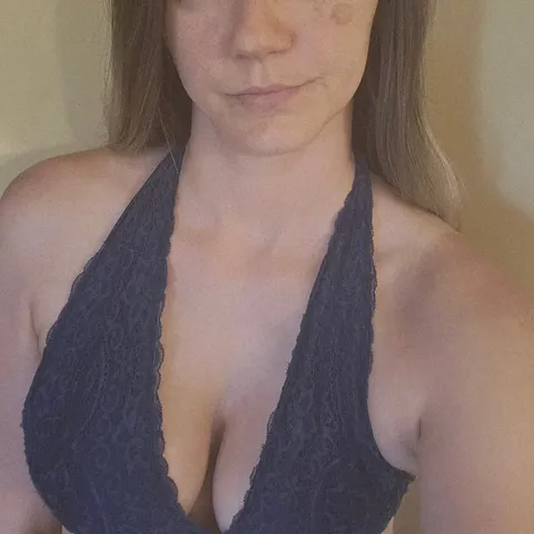 @LizzyCrochet