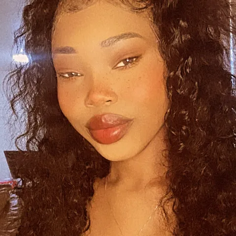 @MissGorgeousVIP