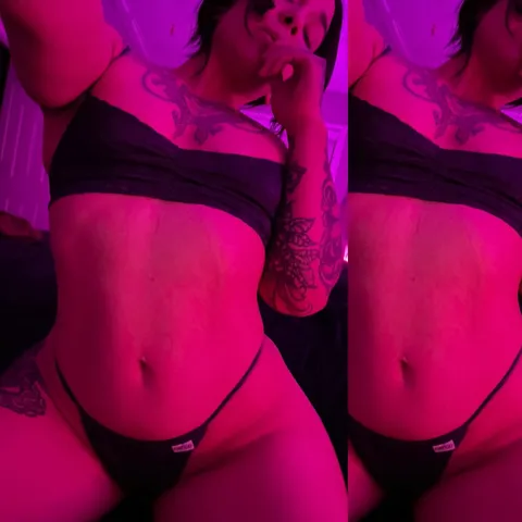 @Nicole_