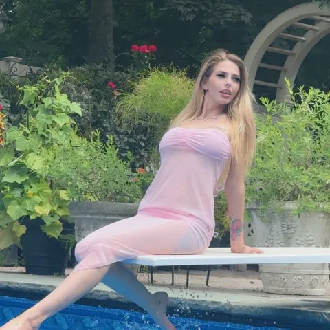 @Riley_Vibes