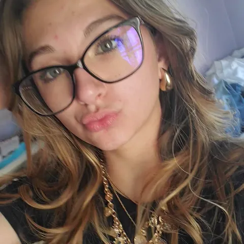 @SarahLovesYouu