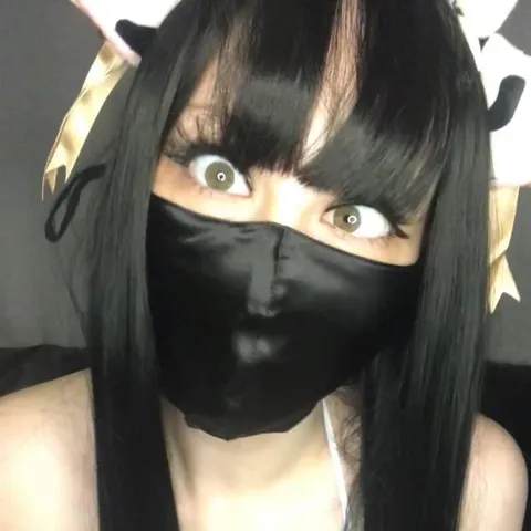 @SlutBath_